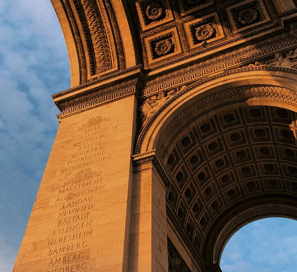 arc de triomphe closeup arch
