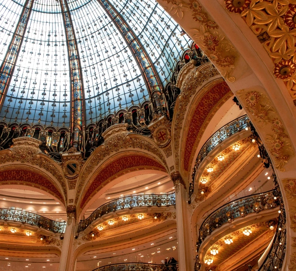 glass ceiling galeries lafayette coupole grands magasins opera