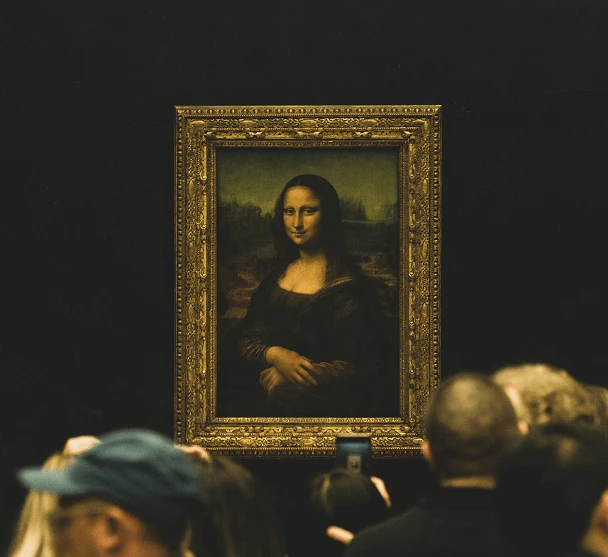 mona lisa by davinci interior of the louvre museum