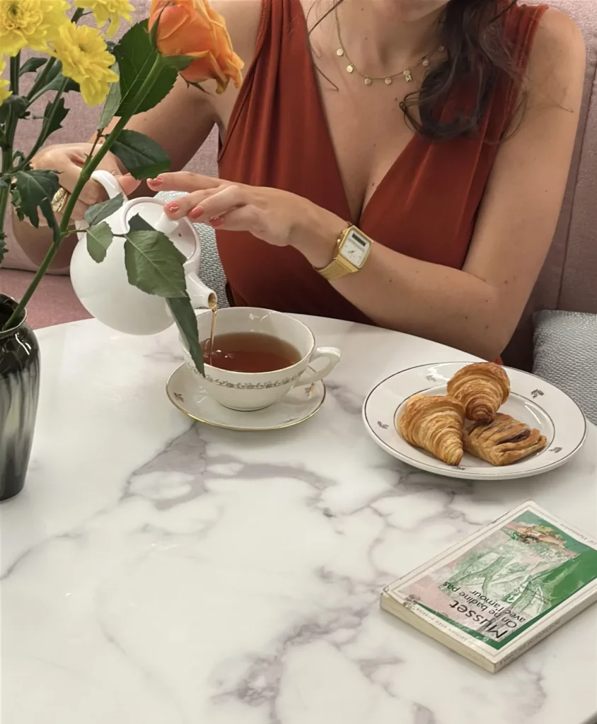 Tea Time in Joli Môme